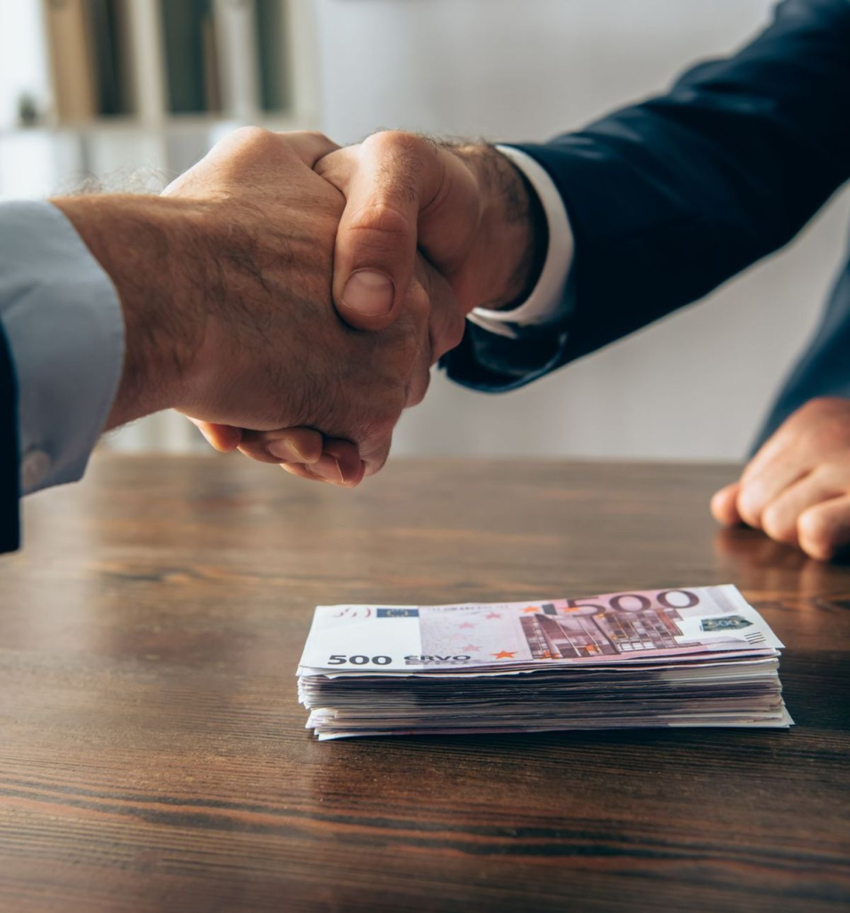 Cash for Keys: How to Get a Tenant to Move Out Before Selling 2 What Does a Fair Cash for Keys Offer Look Like?