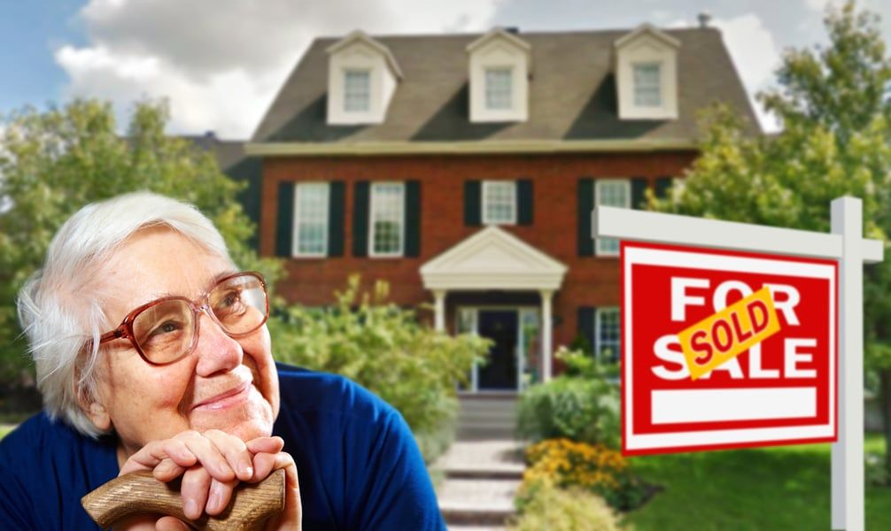 Should the House Sell Before or After the Move?