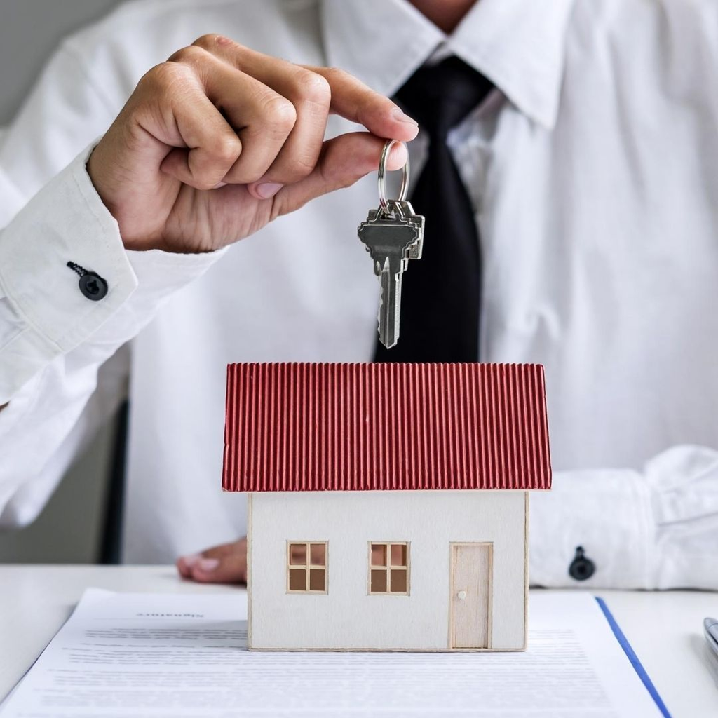 Cash Home Buyers in Matteson: Should You Take the Cash Offer or List Your House? 1 cash home buyers in Matteson